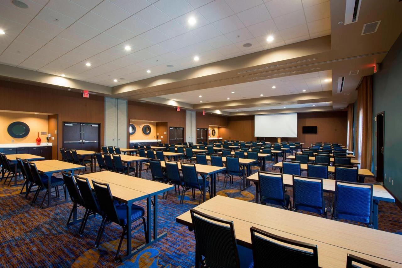 Courtyard By Marriott Columbus Hotel Exterior photo